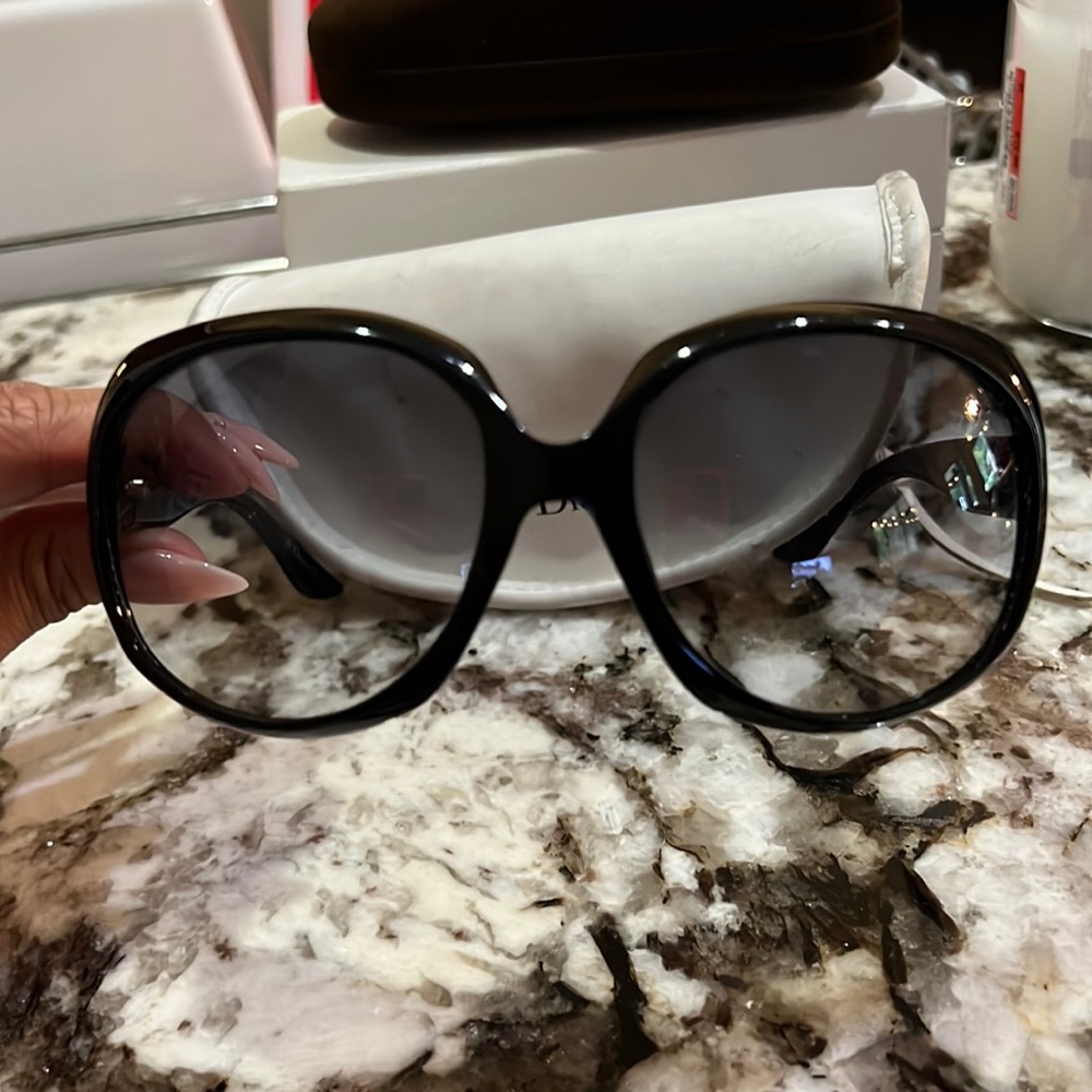 Preloved oversized dior sunglasses